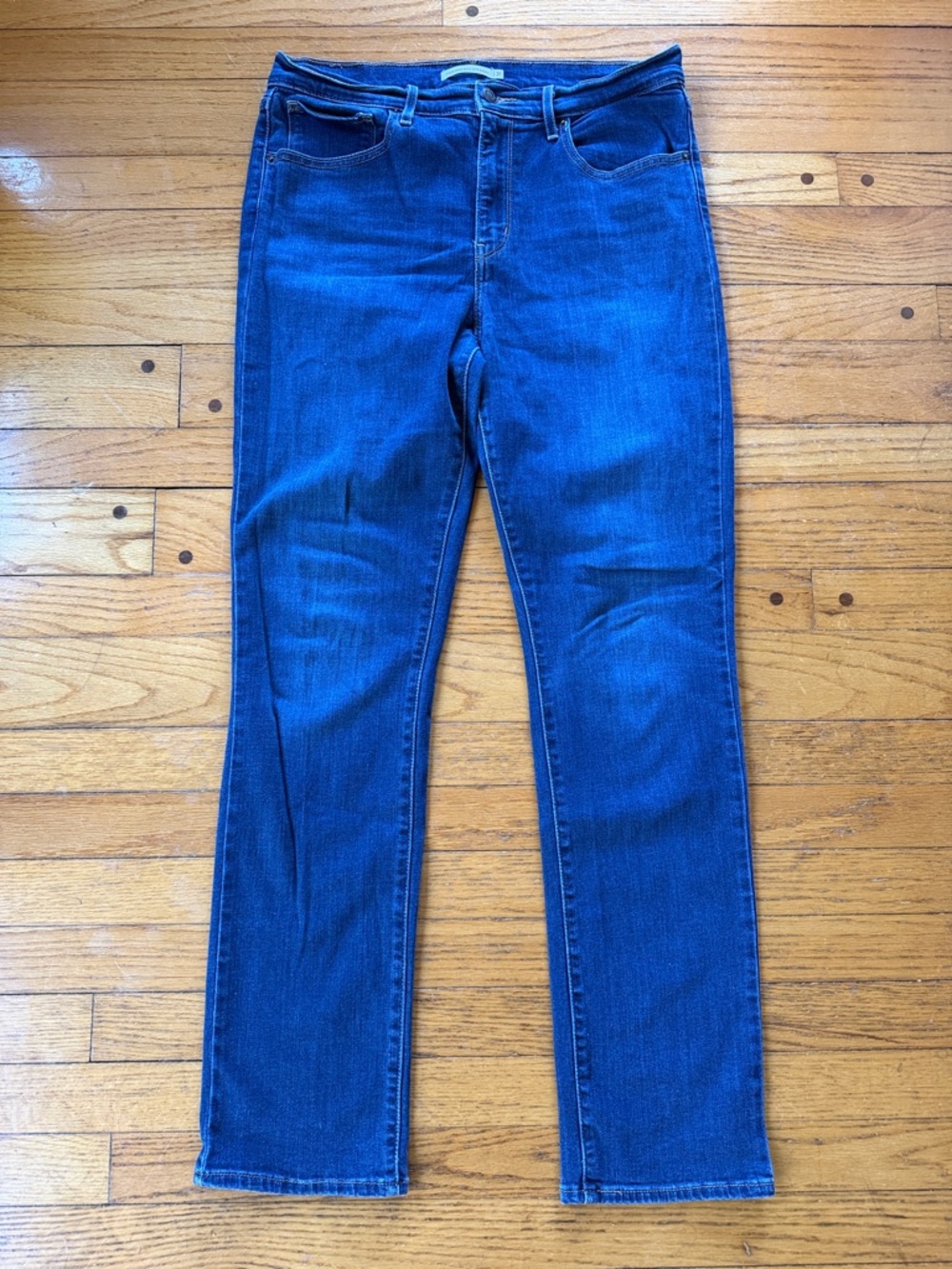 Levi's 724 High Rise Straight Jeans